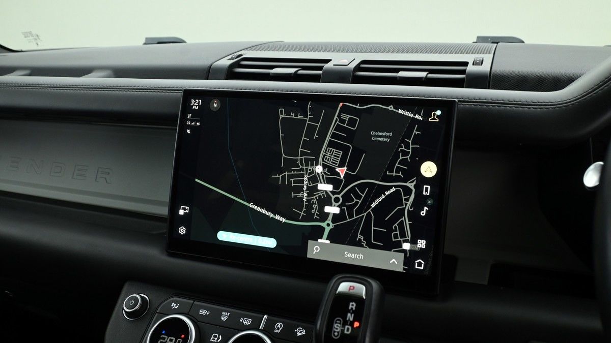 Land Rover Defender 90 Urban Image 11