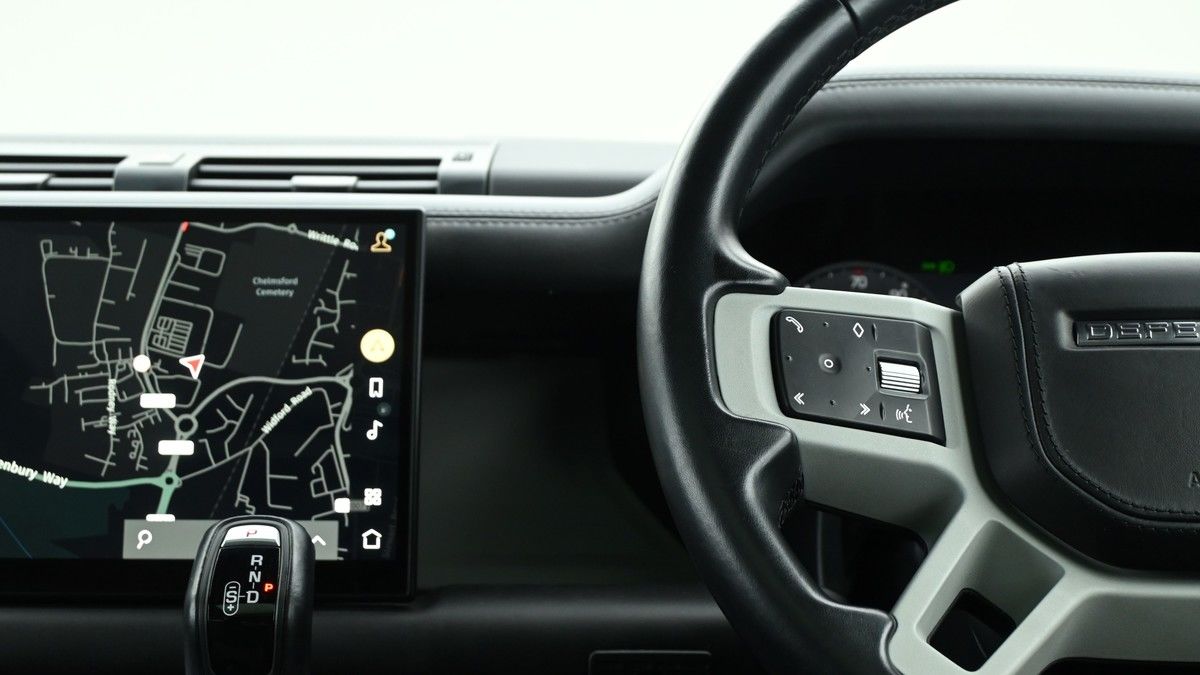 Land Rover Defender 90 Urban Image 15