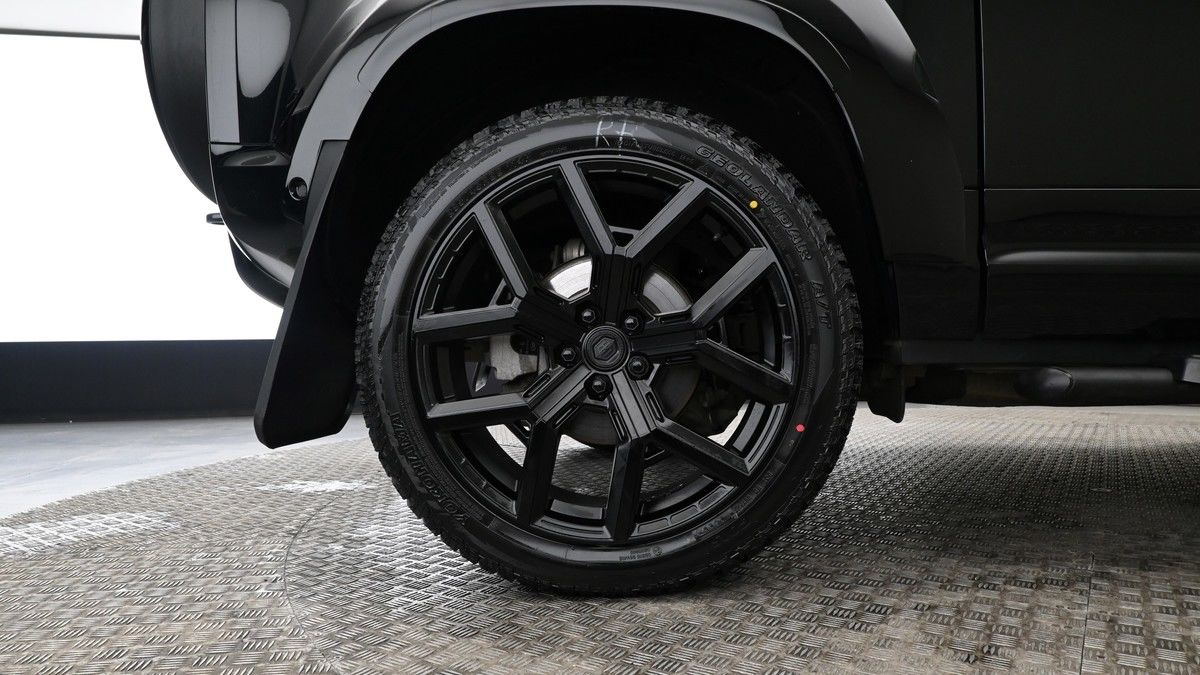 Land Rover Defender 90 Urban Image 9