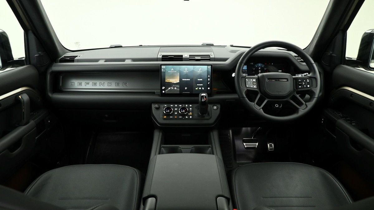 Land Rover Defender 110 Urban Image 17
