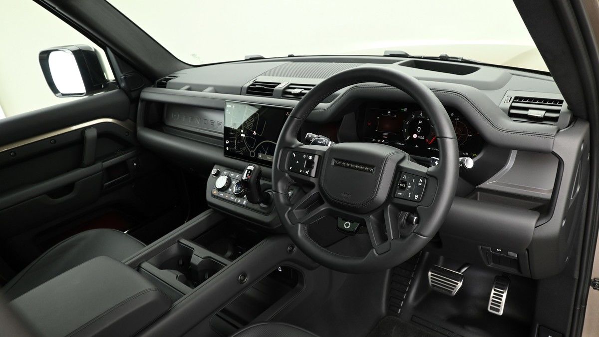 Land Rover Defender 110 Urban Image 6