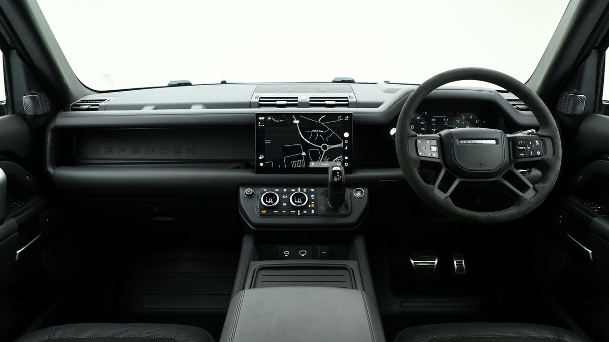Land Rover Defender 110 Image 14