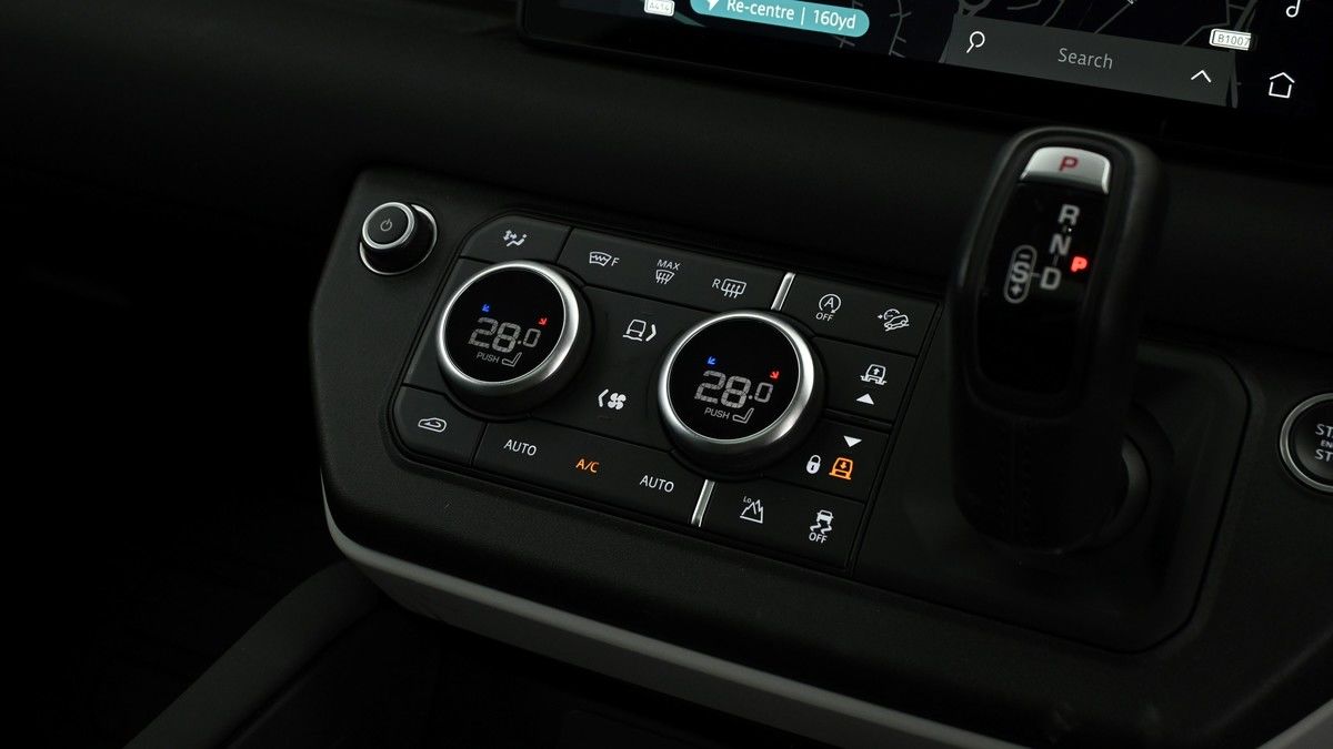 Land Rover Defender 110 Urban Image 12