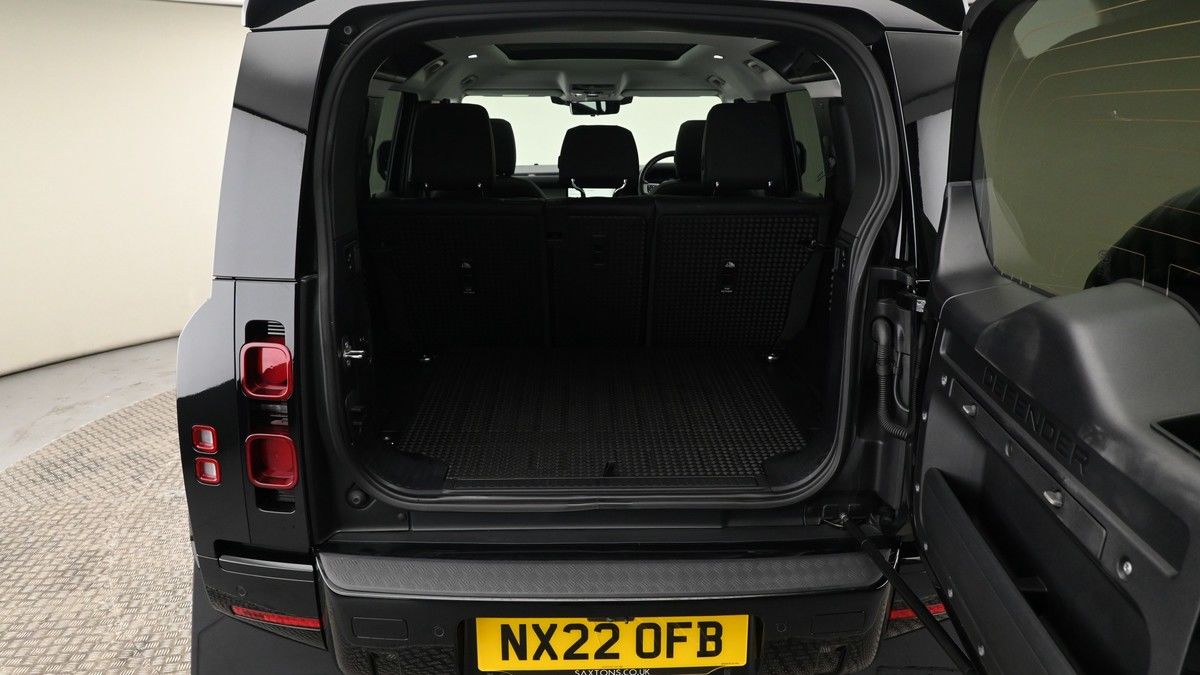 Land Rover Defender 110 Urban Image 10