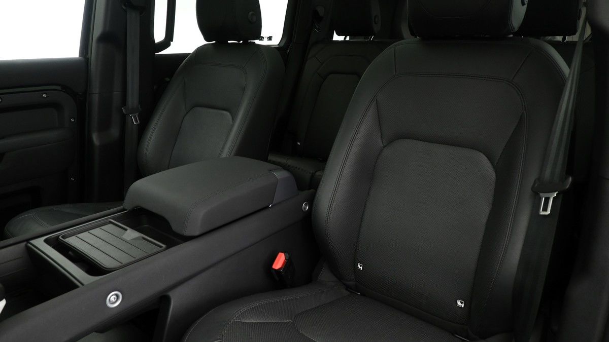 Land Rover Defender 110 Urban Image 4