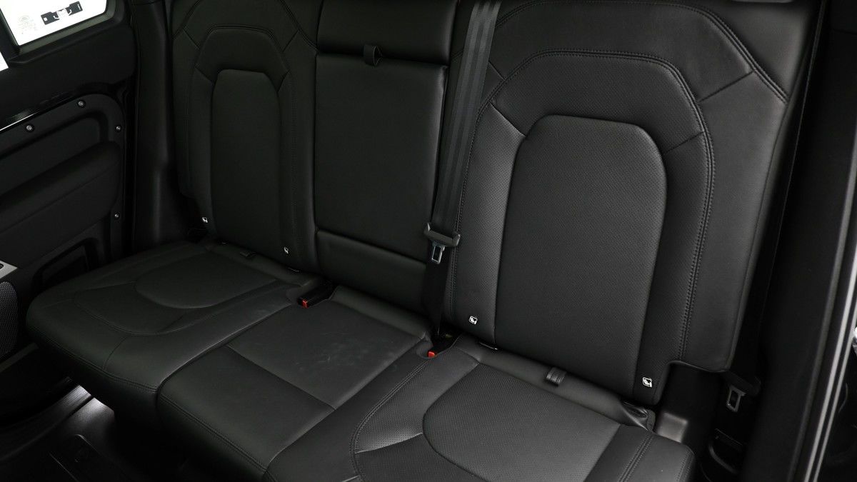 Land Rover Defender 110 Urban Image 5