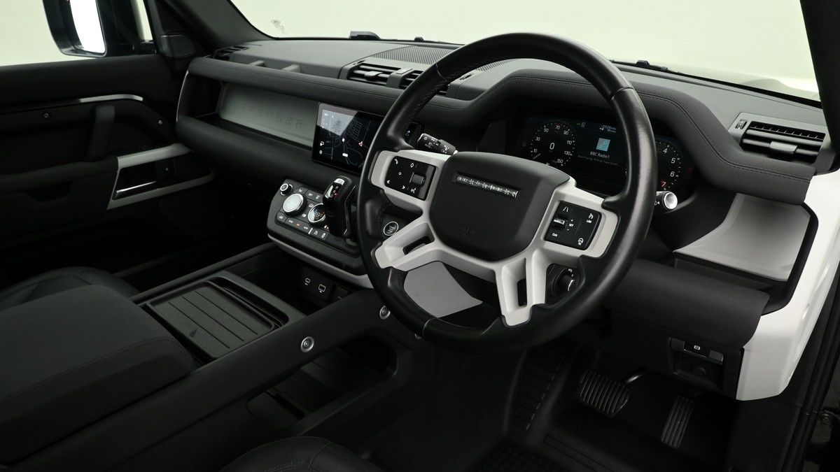 Land Rover Defender 110 Urban Image 3