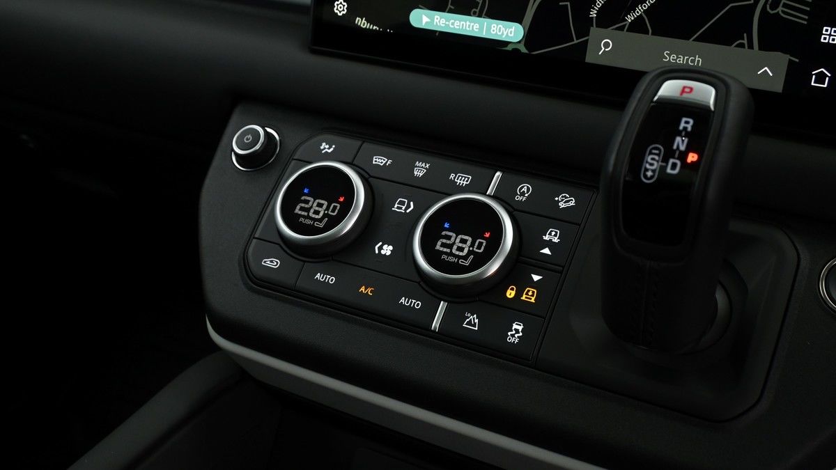 Land Rover Defender 110 Urban Image 12
