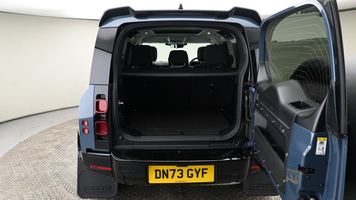 Land Rover Defender 110 Urban Image 10