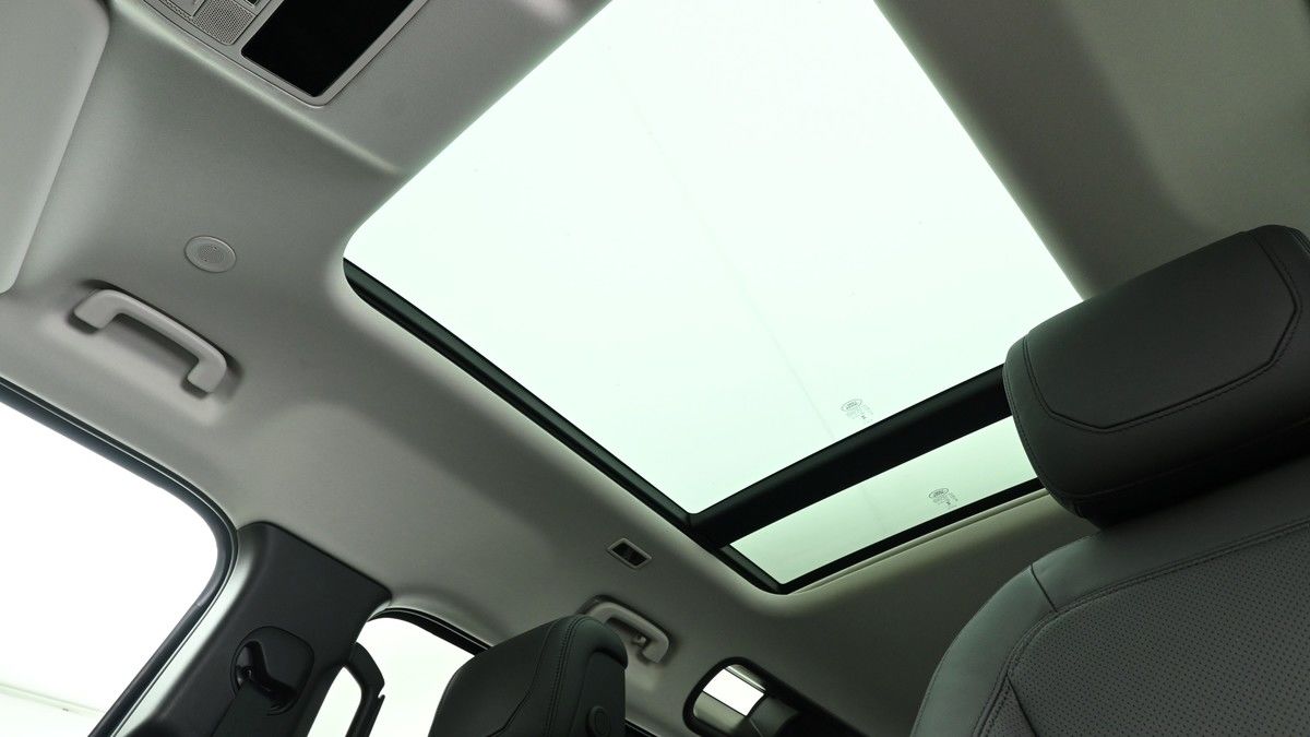 Land Rover Defender 110 Urban Image 2