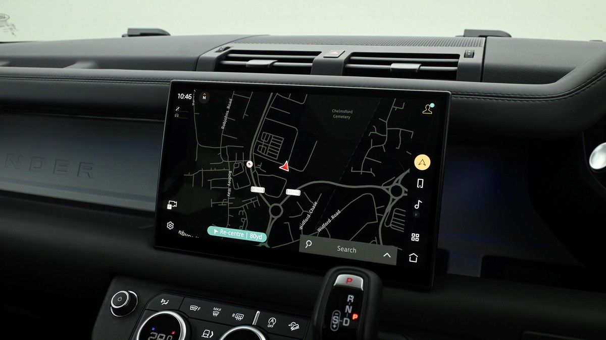 Land Rover Defender 110 Urban Image 11