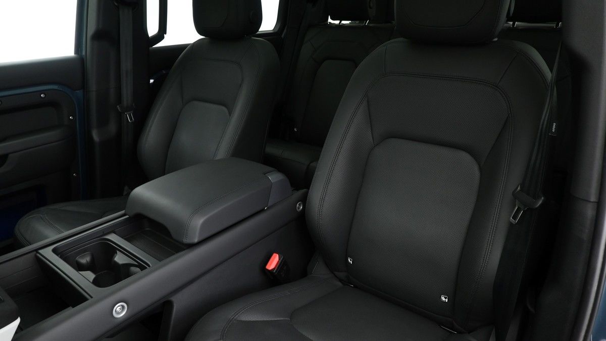 Land Rover Defender 110 Urban Image 4