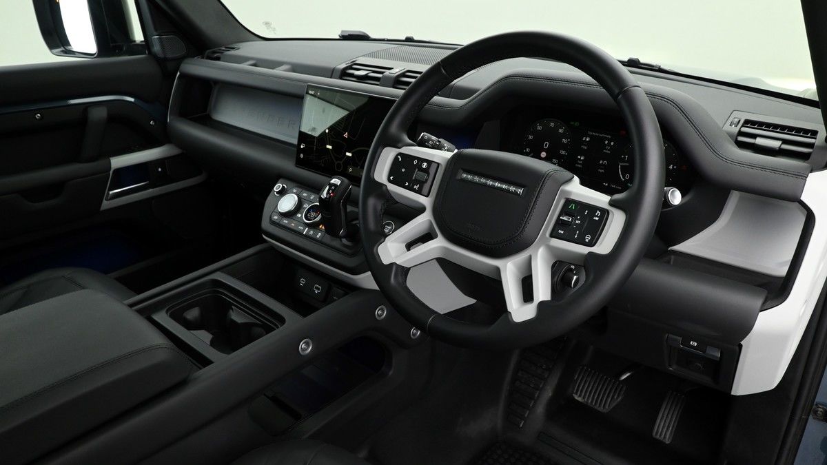 Land Rover Defender 110 Urban Image 3
