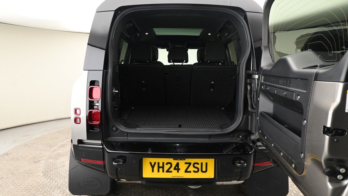 Land Rover Defender 110 Urban Image 9