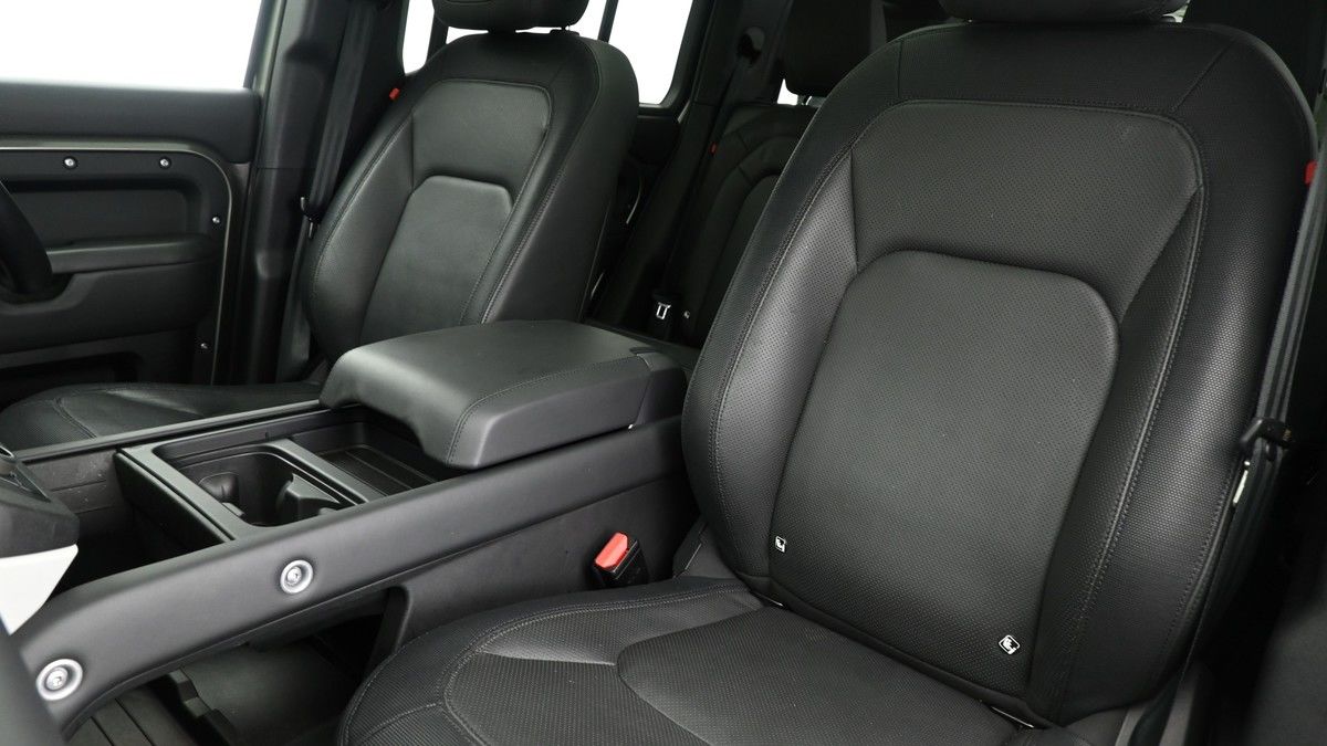 Land Rover Defender 110 Urban Image 5