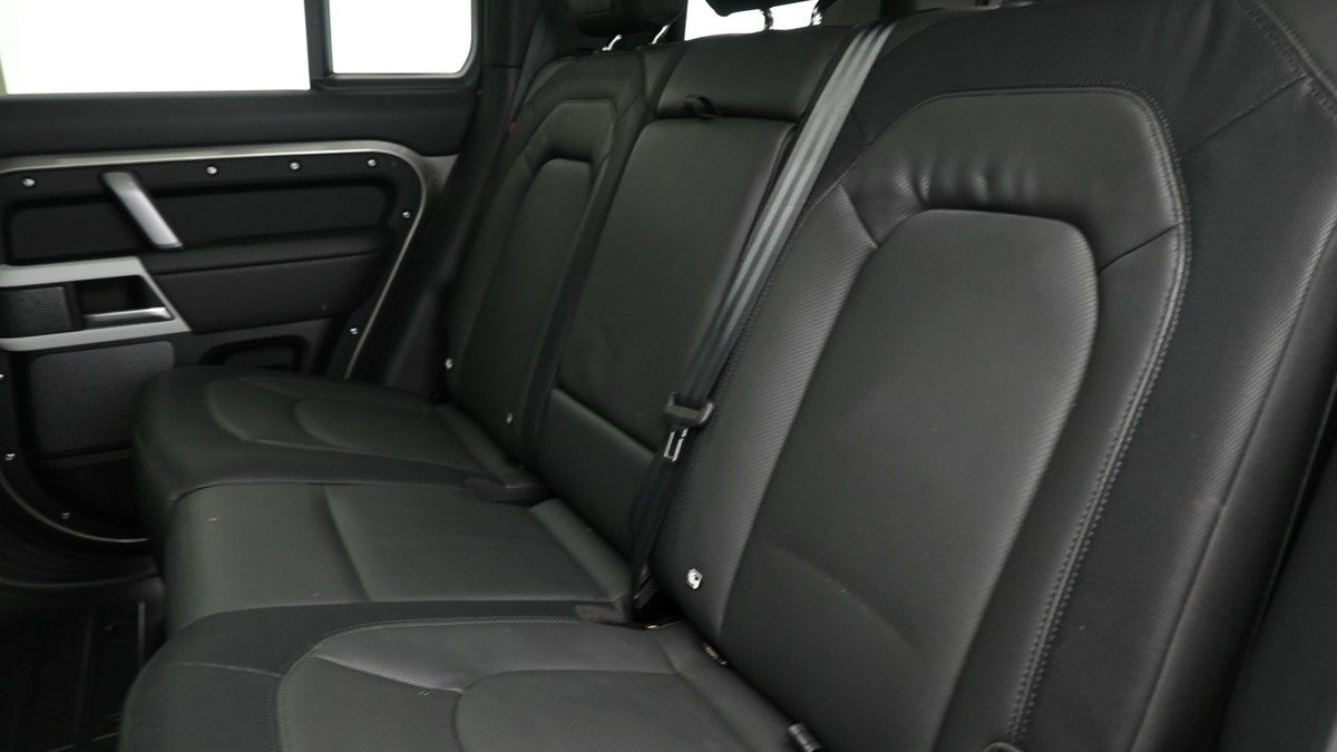 Land Rover Defender 110 Urban Image 6