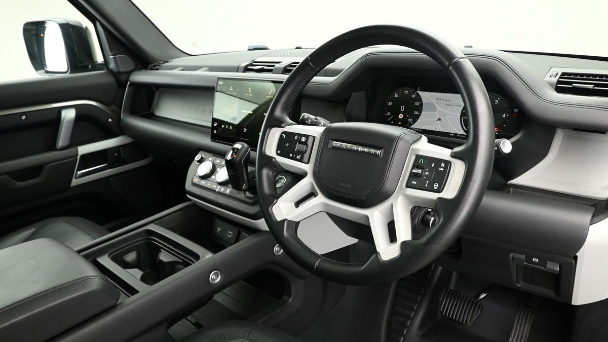 Land Rover Defender 110 Urban Image 4