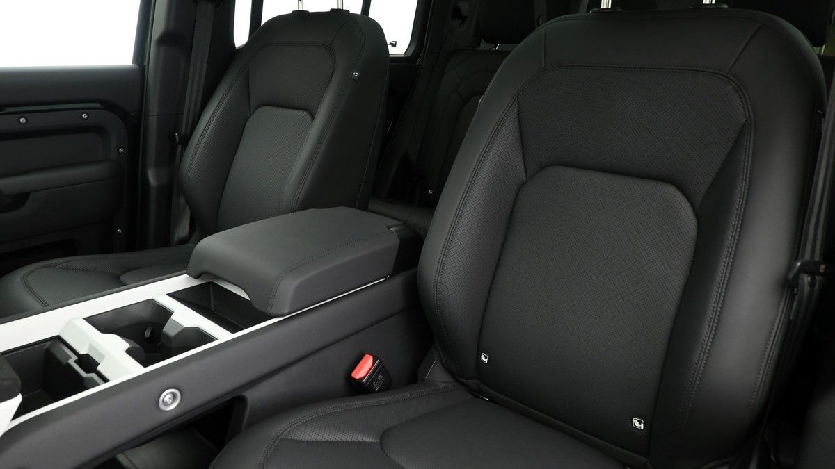Land Rover Defender 110 Urban Image 4