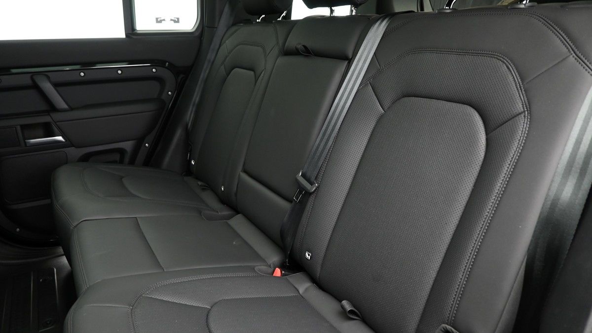 Land Rover Defender 110 Urban Image 5
