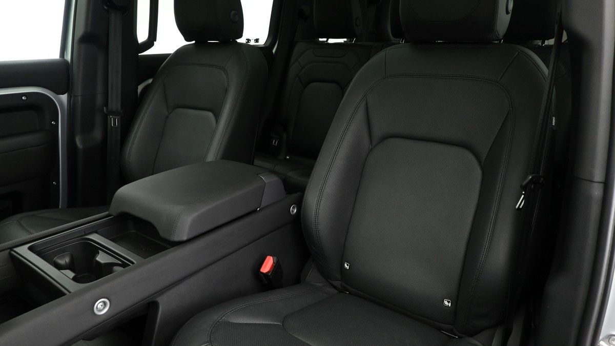 Land Rover Defender 110 Urban Image 4