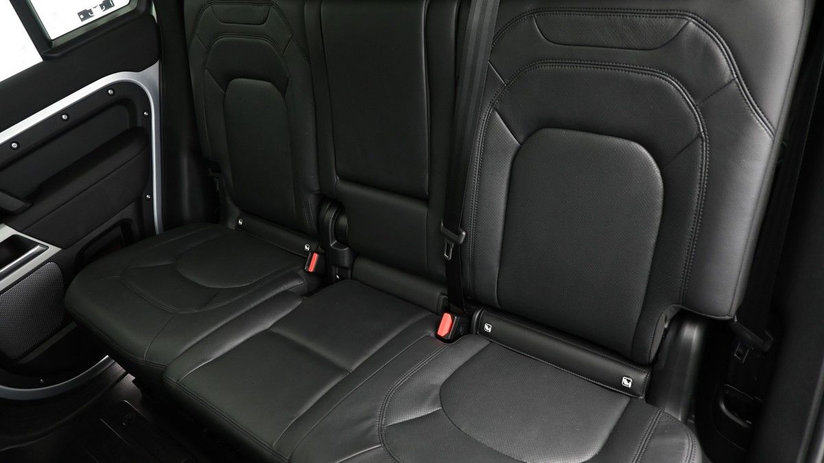 Land Rover Defender 110 Urban Image 5