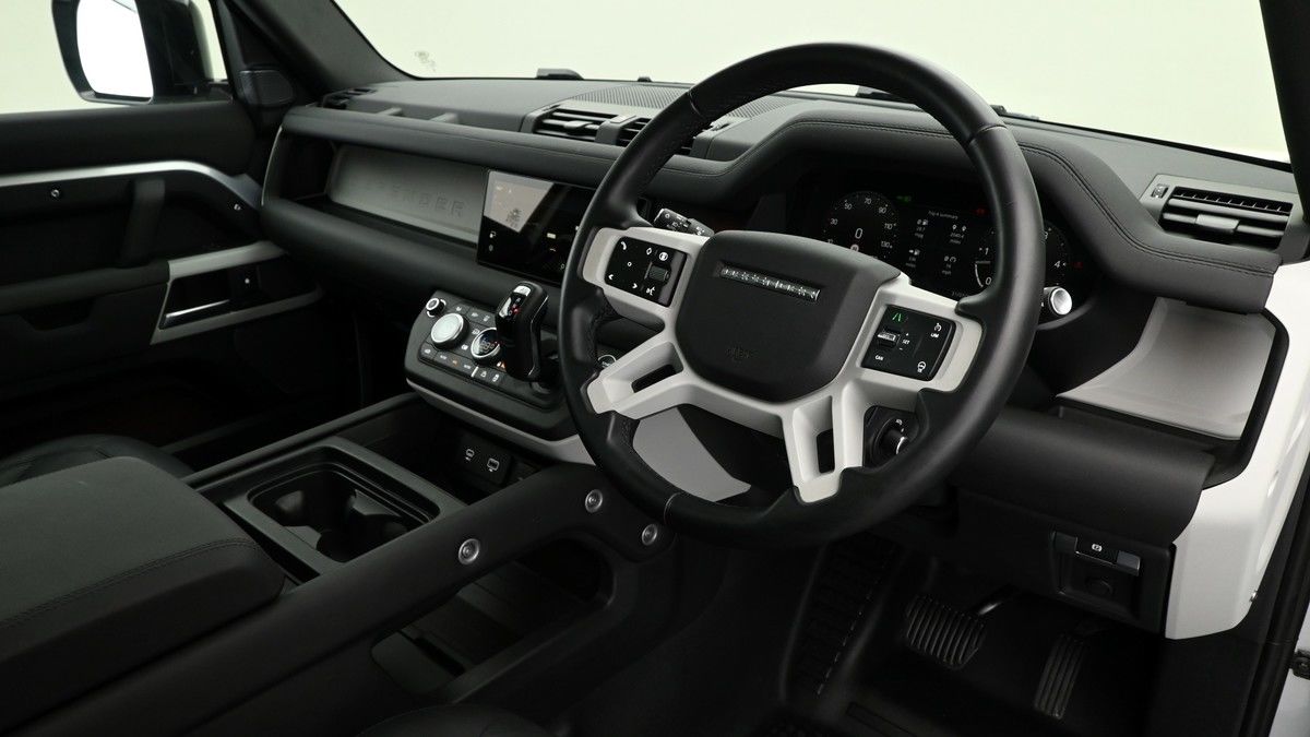 Land Rover Defender 110 Urban Image 3