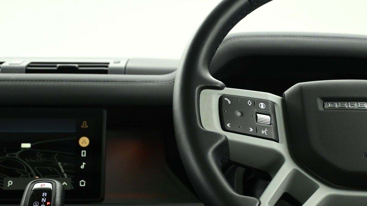 Land Rover Defender 110 Urban Image 15