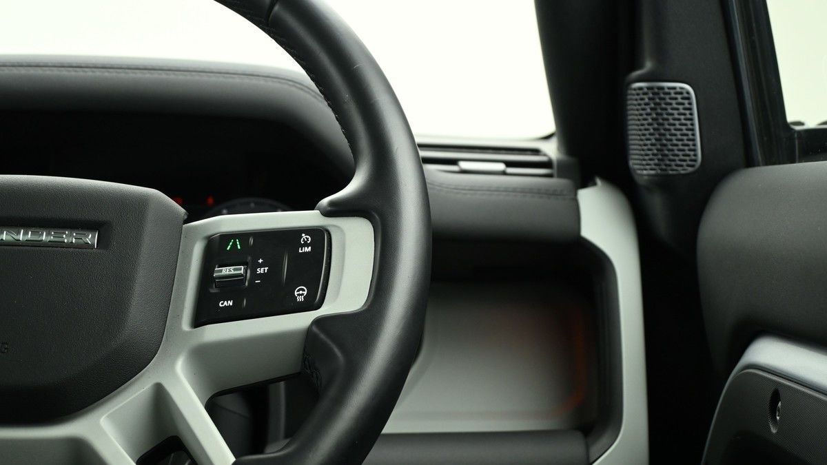 Land Rover Defender 110 Urban Image 16