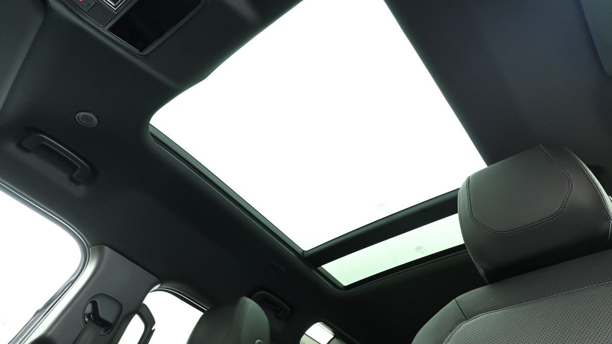 Land Rover Defender 110 Urban Image 2