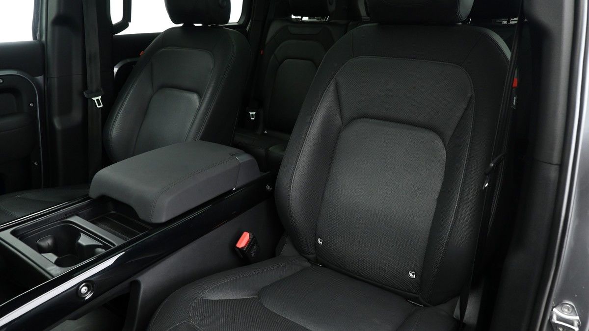 Land Rover Defender 110 Urban Image 4