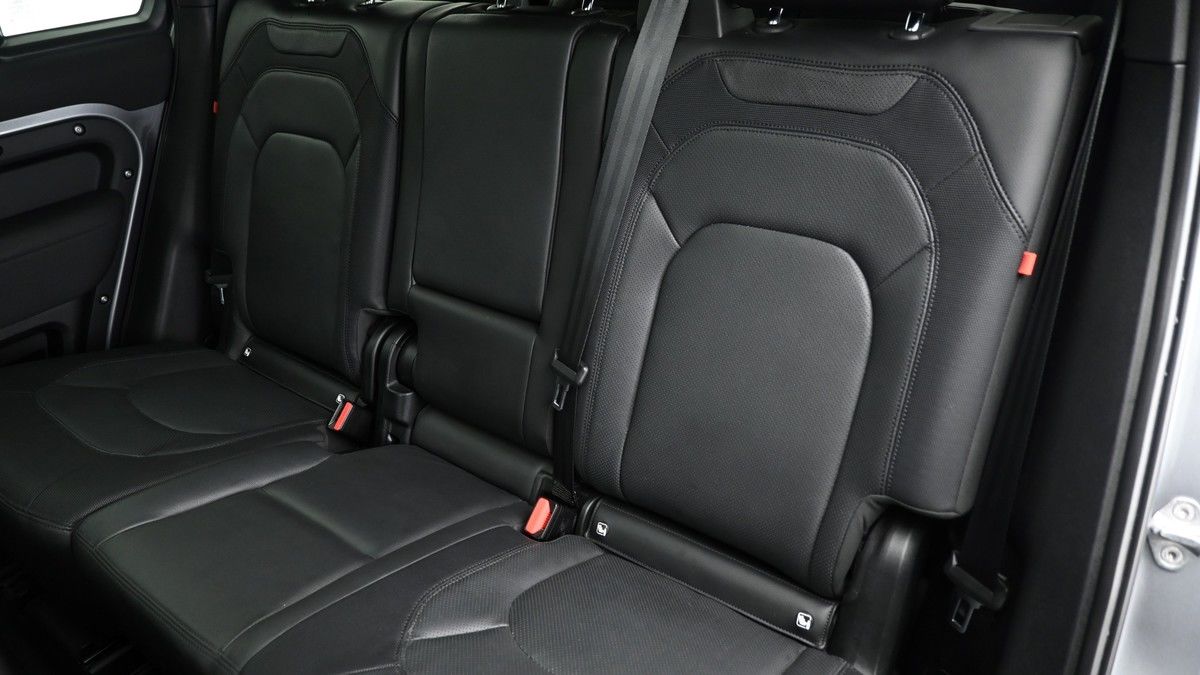 Land Rover Defender 110 Urban Image 5
