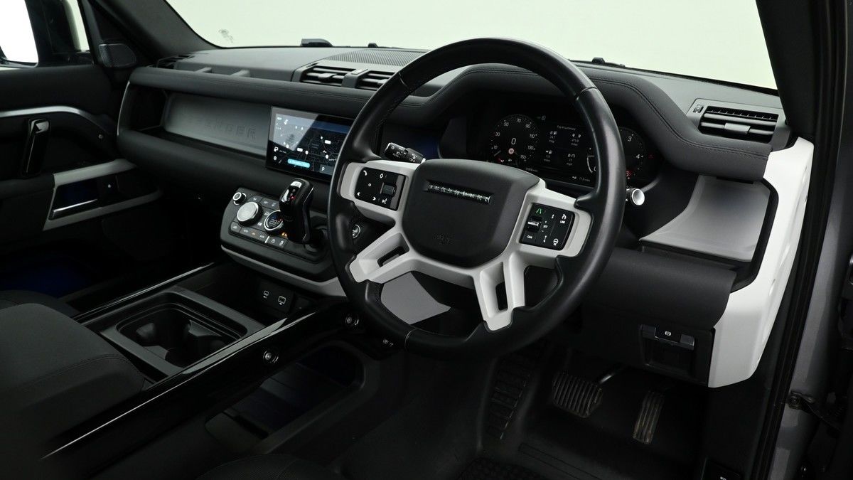 Land Rover Defender 110 Urban Image 3