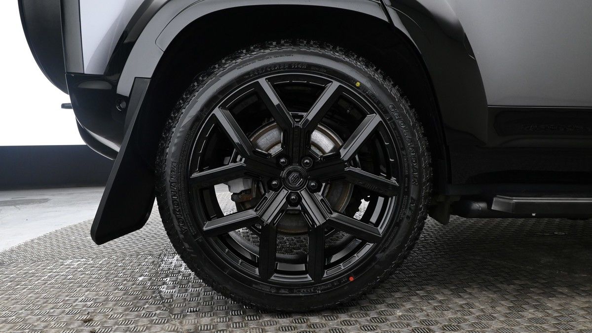 Land Rover Defender 110 Urban Image 9