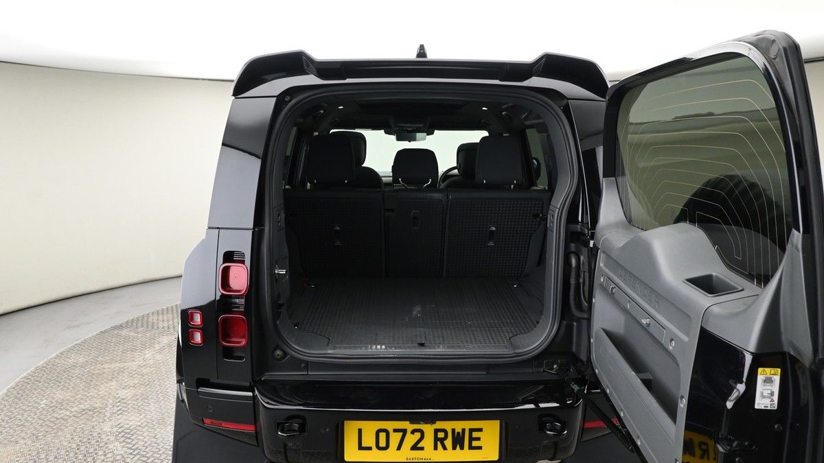 Land Rover Defender 110 Urban Image 10