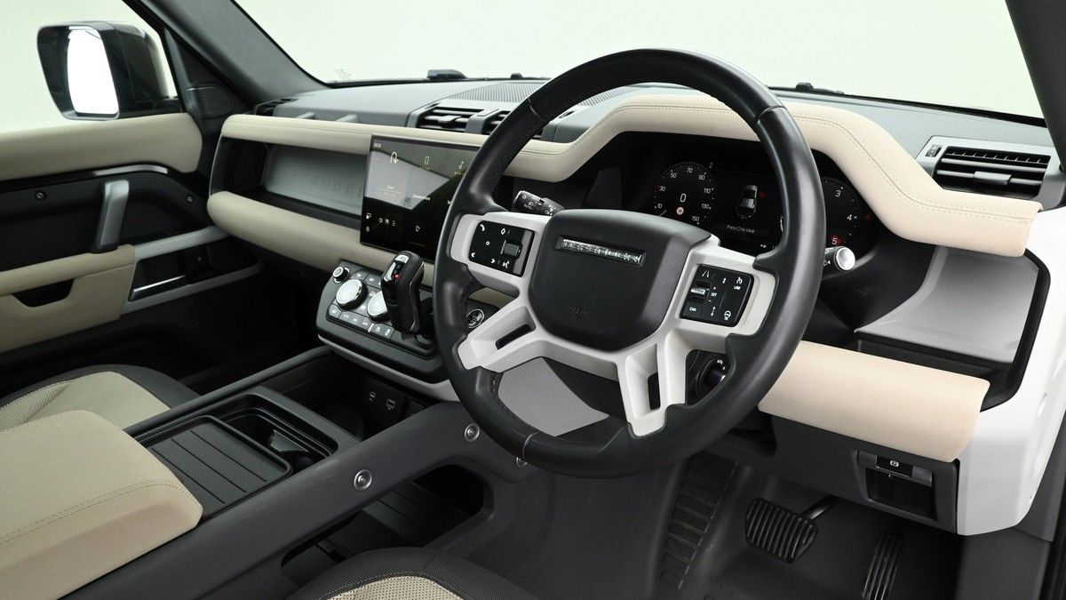 Land Rover Defender 110 Urban Image 3
