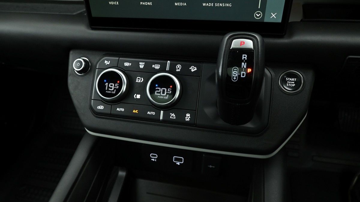 Land Rover Defender 110 Urban Image 12