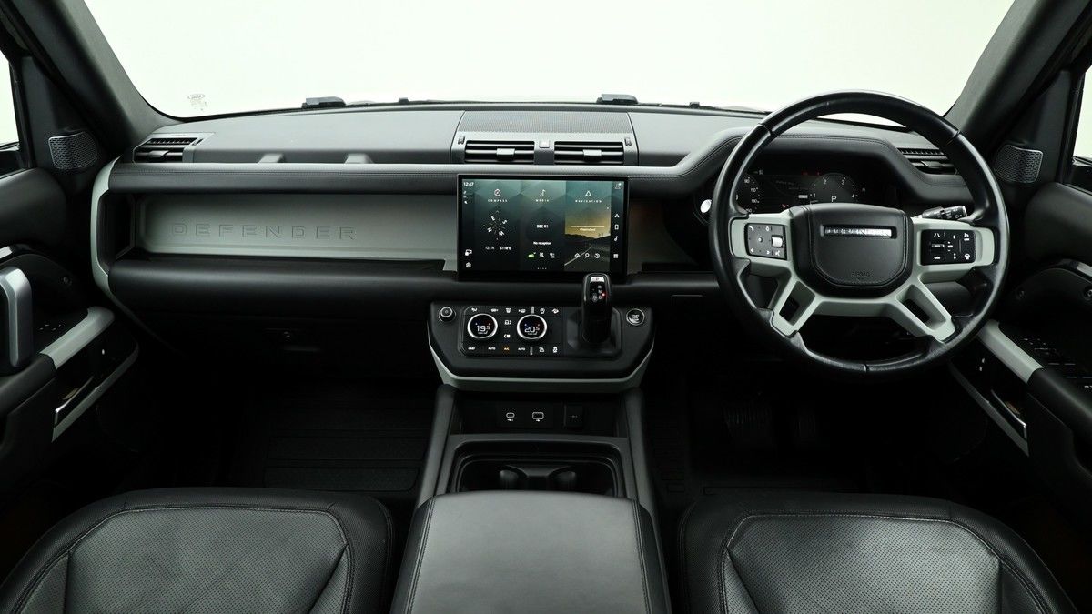 Land Rover Defender 110 Urban Image 14
