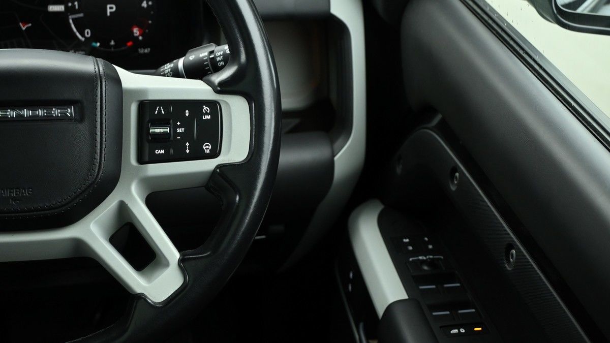 Land Rover Defender 110 Urban Image 16