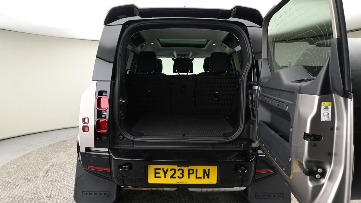 Land Rover Defender 110 Urban Image 10