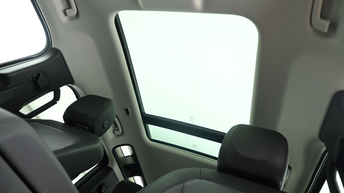 Land Rover Defender 110 Urban Image 2