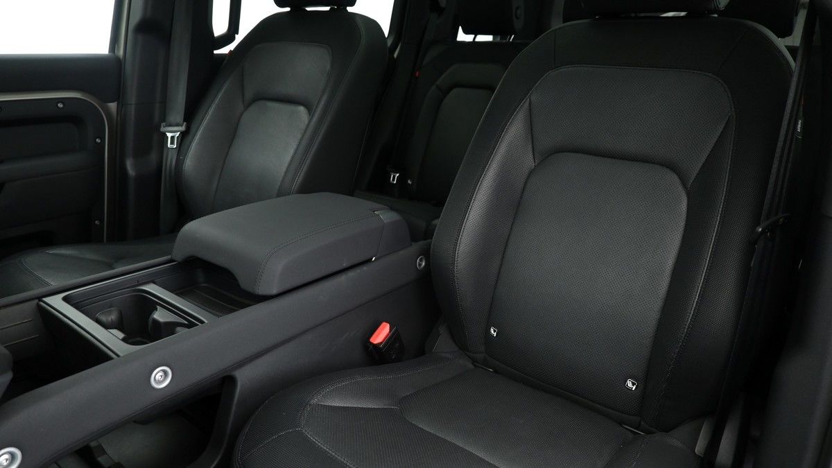 Land Rover Defender 110 Urban Image 4