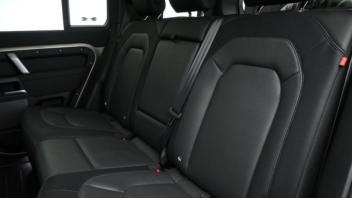 Land Rover Defender 110 Urban Image 5