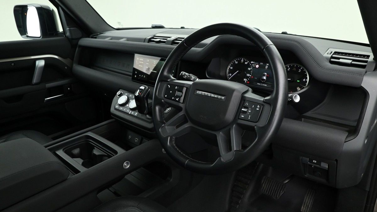 Land Rover Defender 110 Urban Image 3