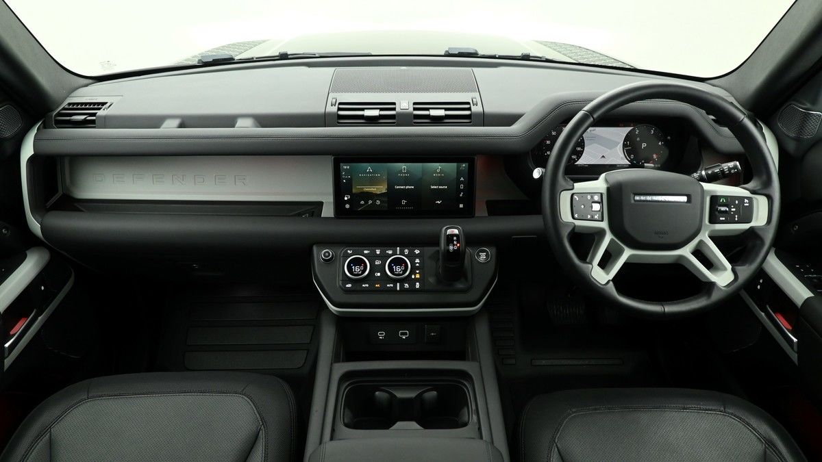 Land Rover Defender 110 Urban Image 18