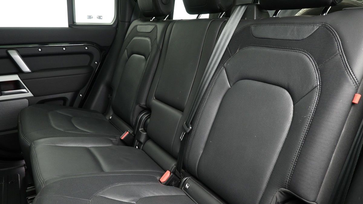 Land Rover Defender 110 Urban Image 5
