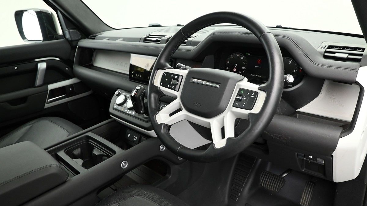 Land Rover Defender 110 Urban Image 3