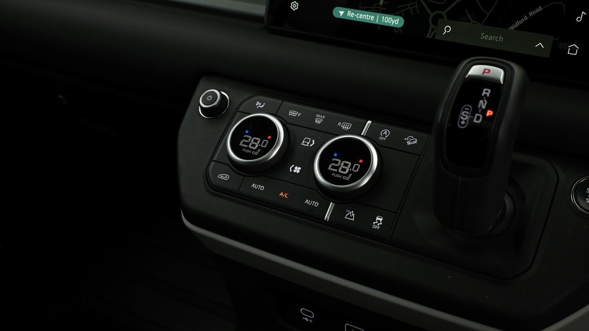 Land Rover Defender 110 Urban Image 12