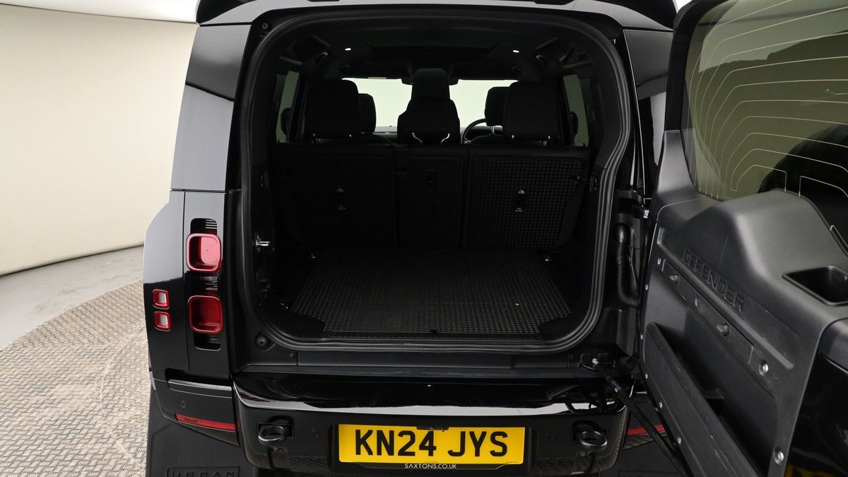 Land Rover Defender 110 Urban Image 10