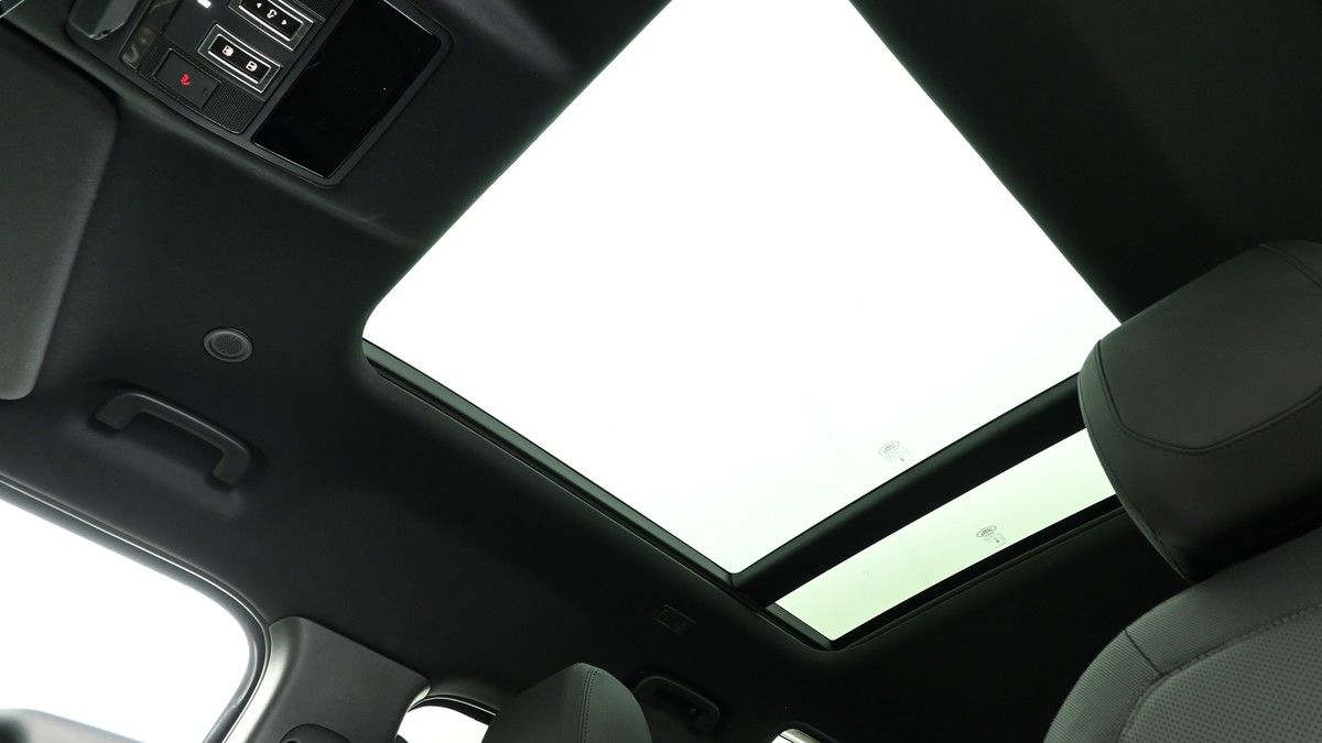 Land Rover Defender 110 Urban Image 2