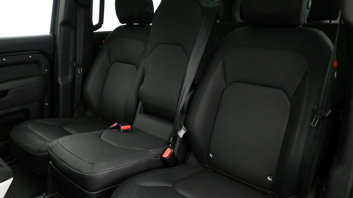 Land Rover Defender 110 Urban Image 4